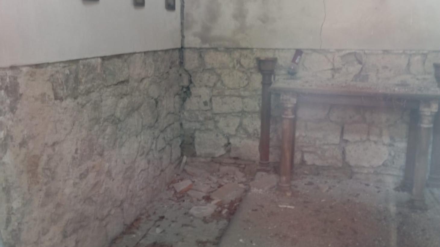 "I cimiteri cadono a pezzi. Pronti all'esposto al Prefetto".&nbsp;