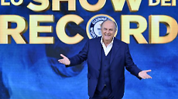 Lo show dei record stasera in tv sabato 10 luglio su Canale 5: anticipazioni del programma con Gerry Scotti
