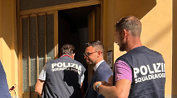 Arezzo, trovata morta in casa: indagata la figlia per abbandono. Il cadavere era in  casa da mesi. Disposta l'autopsia