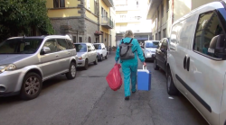 Arezzo, nessuno chiede il corpo della 92enne morta in casa da mesi: ancora senza funerale