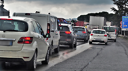 Assicurazione auto, in Toscana aumenti per 44 mila automobilisti. Ma premio in calo per chi non ha dichiarato incidenti