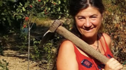 Arezzo, omicidio della psicologa: esami del Ris sulla zappa. Autopsia e interrogativi aperti