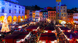 Arezzo Città del Natale: 30 pullman e occupazione alberghiera all'80% nel fine settimana dell'accensione