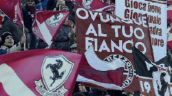 Calcio, l'Arezzo ospita l'Ascoli (17.30) con l'obiettivo di riprendere la sua marcia. Via al novembre di fuoco