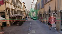 Arezzo, metà Corso Italia senza luci di Natale. Il motivo
