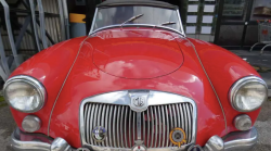 Auto storica MG del 1961 va all'asta e si mobilitano appassionati da tutta Europa per aggiudicarsi la spider