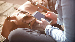 Truffe sul cellulare: "Mamma, papà, ho perso il telefono". Ma è solo un metodo per cercare di ottenere soldi. Sempre la massima attenzione