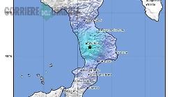 Il forte terremoto in Calabria seguito da 17 repliche: il livello di rischio, cosa dice INGV