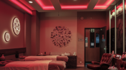 Prostituzione cinese nel centro massaggi: denunce e sequestro dopo indagine della polizia