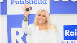 Domenica In oggi in tv domenica 1&deg;  dicembre su Rai 1:  Andrea Bocelli e Gigi Buffon ospiti da Mara Venier