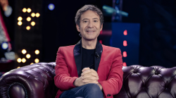 Simon & The Stars torna con l'oroscopo settimanale: ecco come si prospetta il Natale 2024 per i segni zodiacali