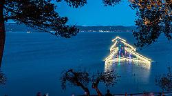 Castiglione del Lago: l’Albero di Natale sull’acqua e la magia delle feste al Trasimeno