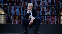 Fuori dal coro stasera in tv mercoled&igrave; 18 dicembre su Rete 4: anticipazioni e inchieste. Gerry Scotti ospite in studio