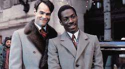 Una poltrona per due stasera in tv marted&igrave; 24 dicembre su Italia 1: torna l'appuntamento con il classico di Natale 