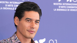 Cristiano Caccamo, chi &egrave; l'attore di Antonio Ranieri nella serie Rai su Leopardi: et&agrave;, carriera, ruoli e vita privata