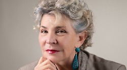 Arezzo, Pamela Villoresi protagonista di Guerra e Pace sul palco del Petrarca