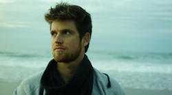 Miguel Bernardeau, chi &egrave; il protagonista di Zorro - amore e vendetta: dal successo mondiale con &Eacute;lite, al flirt con Ester Exposito