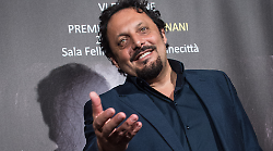 Ma... diamoci del tour! In Europa stasera in tv martedì 21 gennaio su Rai 2: ecco le anticipazioni del viaggio di Enrico Brignano