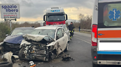 Arezzo, due feriti nello scontro tra auto lungo la strada regionale 71