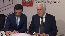 Toscana, Marco Torre firma e assume la direzione generale della Asl Tse. Giani: "Metterà a disposizione esperienza e competenza"