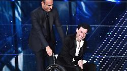 Carlo Conti apre il Festival di Sanremo 2025, martedì 11 febbraio su Rai 1, con il ricordo del maestro Ezio Bosso