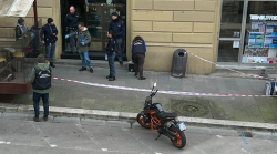 Furibonda lite tra due persone in città e spunta manganello: sul posto 118 e polizia