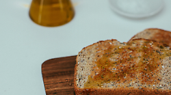 Montevarchi, dietro front del sindaco Chiassai che sospende il pane e olio a chi non paga la mensa