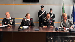 Arezzo, operazione Gold Strike: così è stata sgominata la banda delle rapine agli orafi. Chi sono i membri dell'associazione a delinquere. Appoggi e contatti in città. Undici arresti