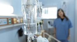 Fine vita, in Toscana approvata la legge: 47 giorni per il suicidio assistito. E' la prima in Italia. Polemiche tra favorevoli e contrari
