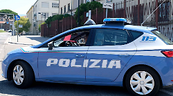 Arezzo, ricercato per omicidio in Pakistan si presenta in Questura per chiedere la protezione internazionale. Scoperta la vera identità, è stato arrestato