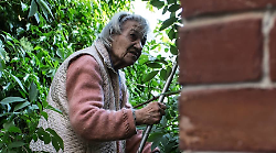 Antonietta Chetta protagonista in Le ragazze di Francesca Fialdini: la storia dell'ultima strega di Trioria