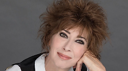 Veronica Pivetti in scena al teatro degli Antei di Pratovecchio Stia