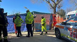 Muore sul lavoro in un cantiere in via Buozzi: aveva 55 anni