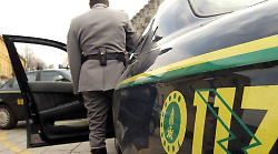 Cento chili di argento in auto: denunciato per ricettazione dalla Guardia di Finanza di Arezzo