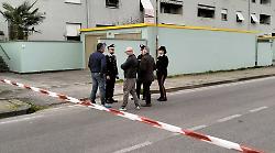 Uccide la mamma con il foulard, i vicini increduli: "Una famiglia sempre tranquilla"