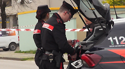 Mamma strangolata con il foulard, la figlia resta in carcere in attesa di un luogo idoneo per i domiciliari