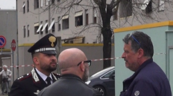 Mamma strangolata, il giorno dell'autopsia mentre si pensa alla perizia psichiatrica sulla figlia