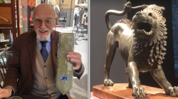 Cravatta con la Chimera, l'idea di Rupi realizzata dalla Brigata aretina degli amici dei monumenti