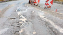 La E45 ormai è una strada groviera: sempre più buche. Rallentamenti, macchine danneggiate e disagi. Gli automobilisti protestano 