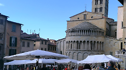 Arezzo, un giorno in più per la Fiera Antiquaria di giugno: si concluderà lunedì 2. In vetrina anche bici d'epoca