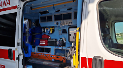 Muore nell'incidente stradale: scontro tra camper e moto. Strada interrotta