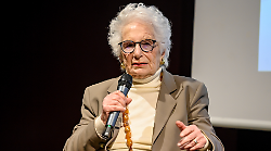 Sansepolcro, la senatrice Liliana Segre scrive agli alunni della scuola Maestre Pie: “Grazie per le vostre parole e i disegni”