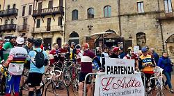 Arezzo, il maltempo non ferma  L'Ardita: oltre 700 sui pedali