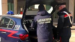 Arezzo, controlli dei carabinieri nelle aziende dei metalli preziosi. Denunce e multe per condizioni di lavoro irregolari