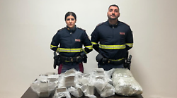 Arezzo, trenta chili di droga nell'auto: arrestato. L'ingegnoso trucco per nascondere la sostanza stupefacente
