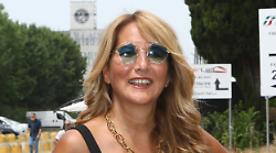 Jo Squillo, il suo amore senza fine per Gianni e la modella figlioccia Michelle Maluso. Da Siamo donne al grande impegno contro violenze e femminicidi