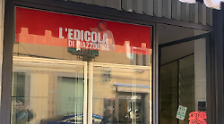 L'edicola del paese chiude, ma sindaco, sponsor e volontari si mettono insieme e la salvano