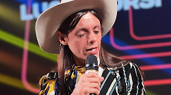Lucio Corsi verso l'Eurovision, ecco l'ordine di estrazione della semifinale. Ma prima un'esibizione a Madrid