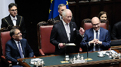 Il discorso di re Carlo al Parlamento e il ricordo di Giorgio VI: "Mio nonno ad Arezzo durante la Seconda guerra mondiale"