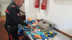 Rubano al supermercato con la tecnica della busta isolante in alluminio: due trentenni arrestati dai carabinieri